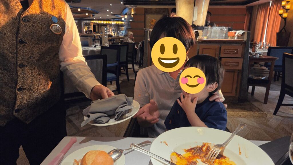 クルーズディナー、good staff