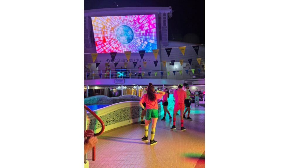 ダイヤモンドプリンセス、ダンスナイト